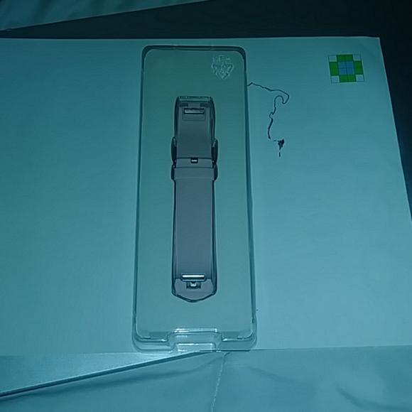Fitbit replacement band - Picture 3 of 4